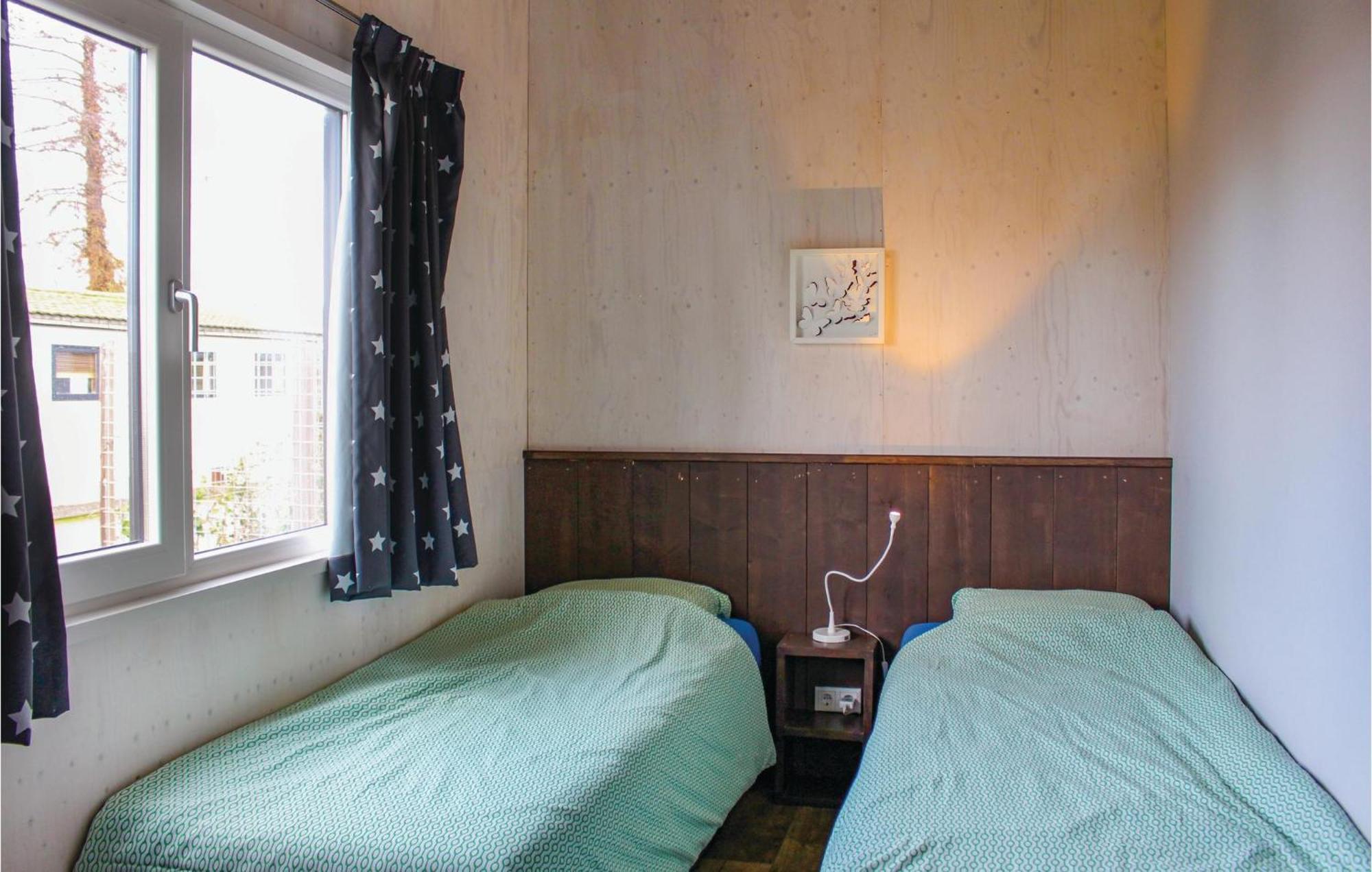 Beautiful Home In Sint-Annaland With Wifi 外观 照片